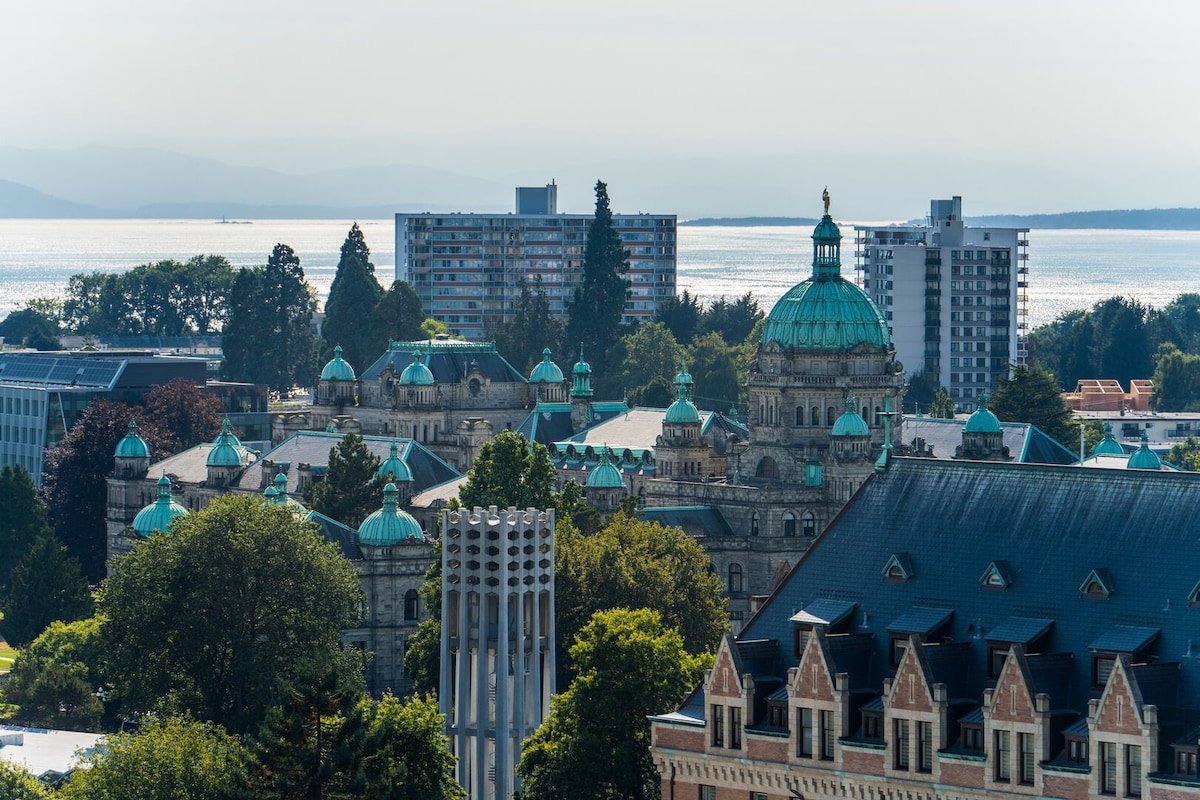 Waterfalls Hotel Stunning Luxury King Suite gallery image 5