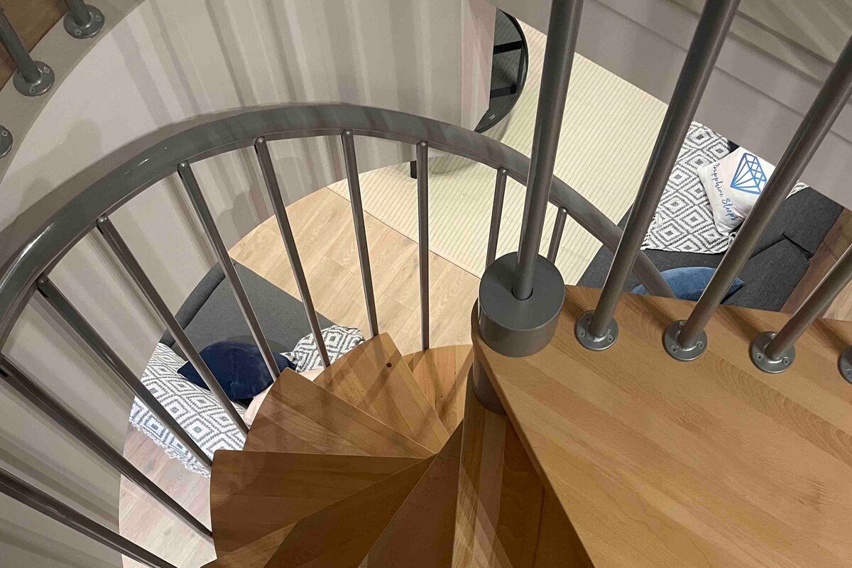 Sapphire Suite 3 bed 3 bath Luxe Apartment gallery image 4