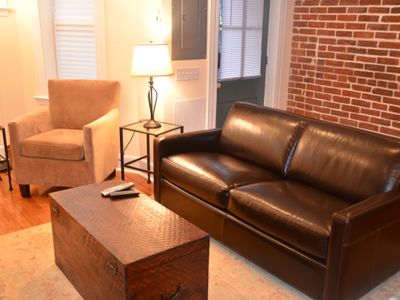 Fabulous1890Victorian-StepstoMetro!