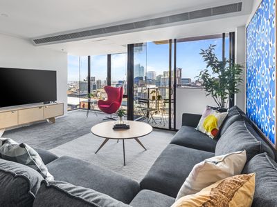 Alana- Penthouse style 3bed/2bath Melbourne Home