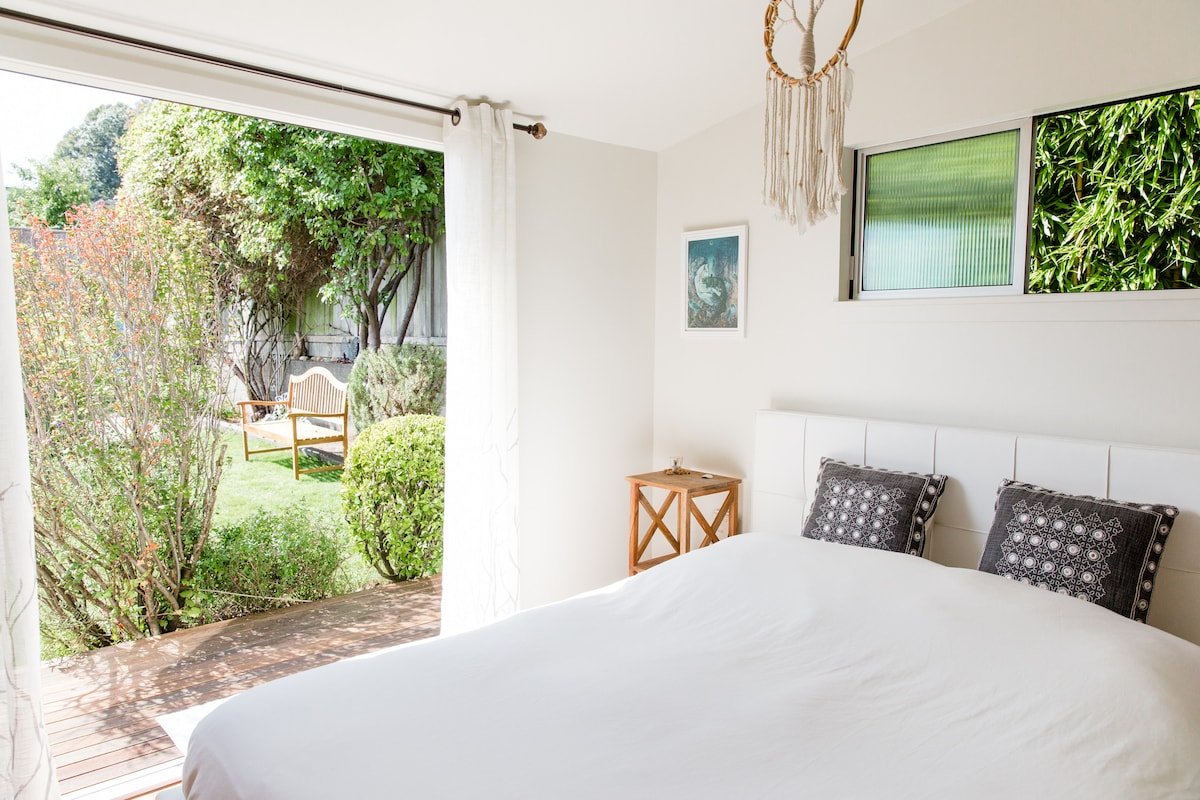 Villa Dell’Amore, Urban Retreat Unparalleled Views gallery image 5