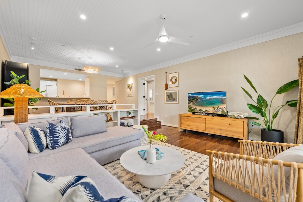 Oceanfront 3BR Villa • Pool, Tub & Steps to Beach gallery image 4