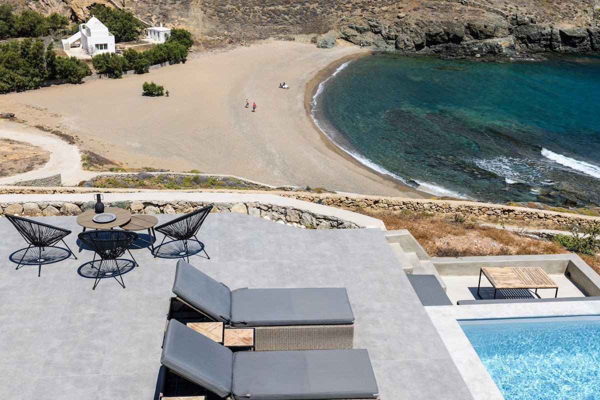 Mykonos Big Blue Seaside Villa with Infinity Pool gallery image 4