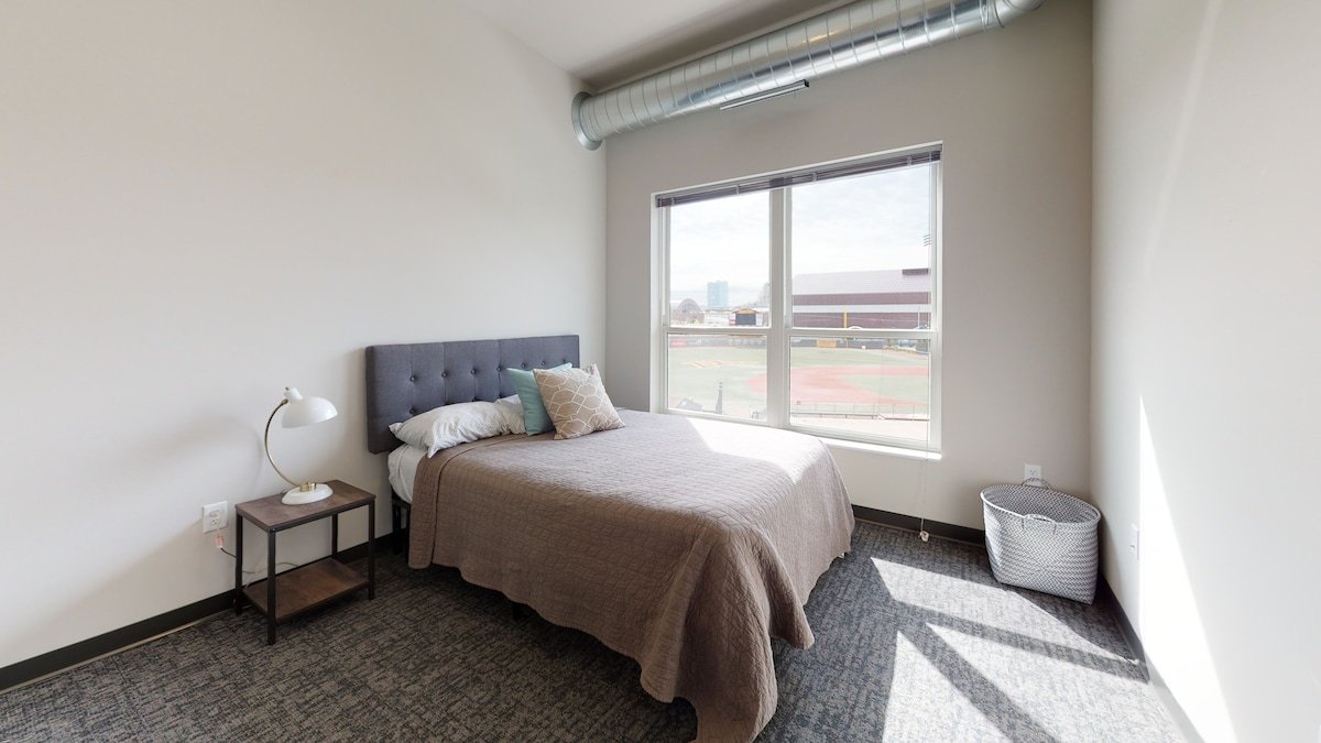 Stunning lofts – Perfect for Large Groups at UMN gallery image 4