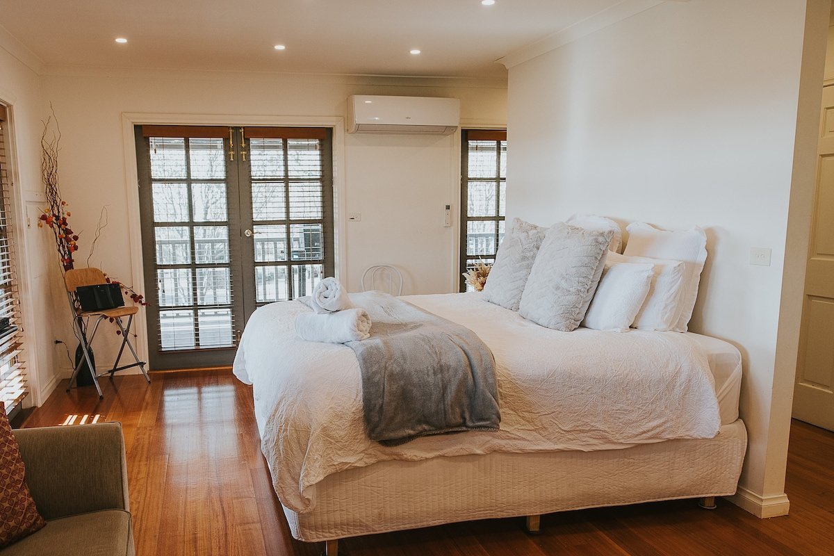 Overnewton Castle – The Homestead Cottage gallery image 4