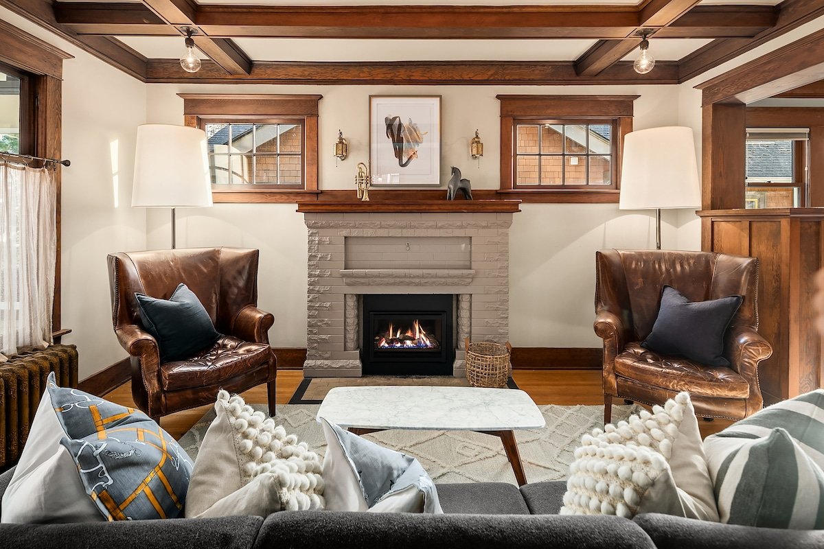 Seattle Craftsman | Walk to Restaurants | Stylish gallery image 3