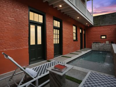 10 bed/10 bath Luxury CBD Villa – Private Pool