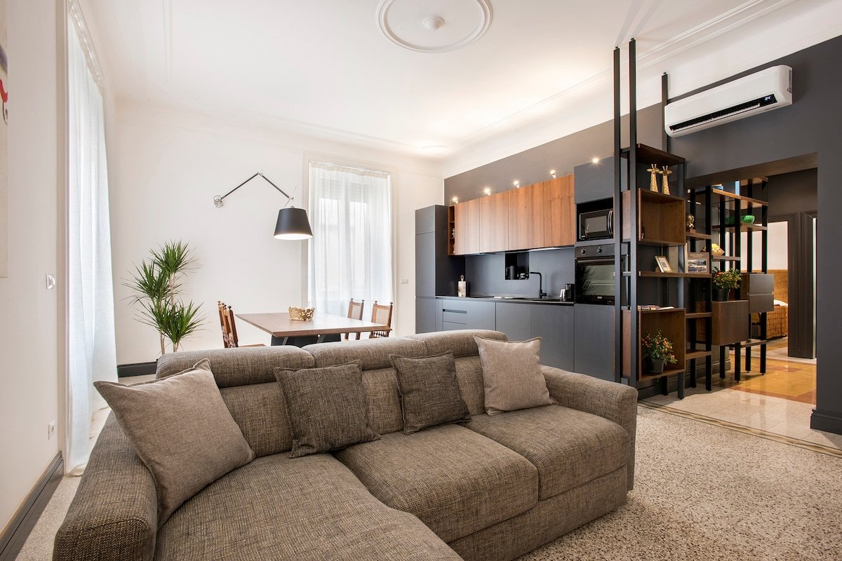 Mr. Romano’s NEW&Vintage flat near Vatican in Rome gallery image 2