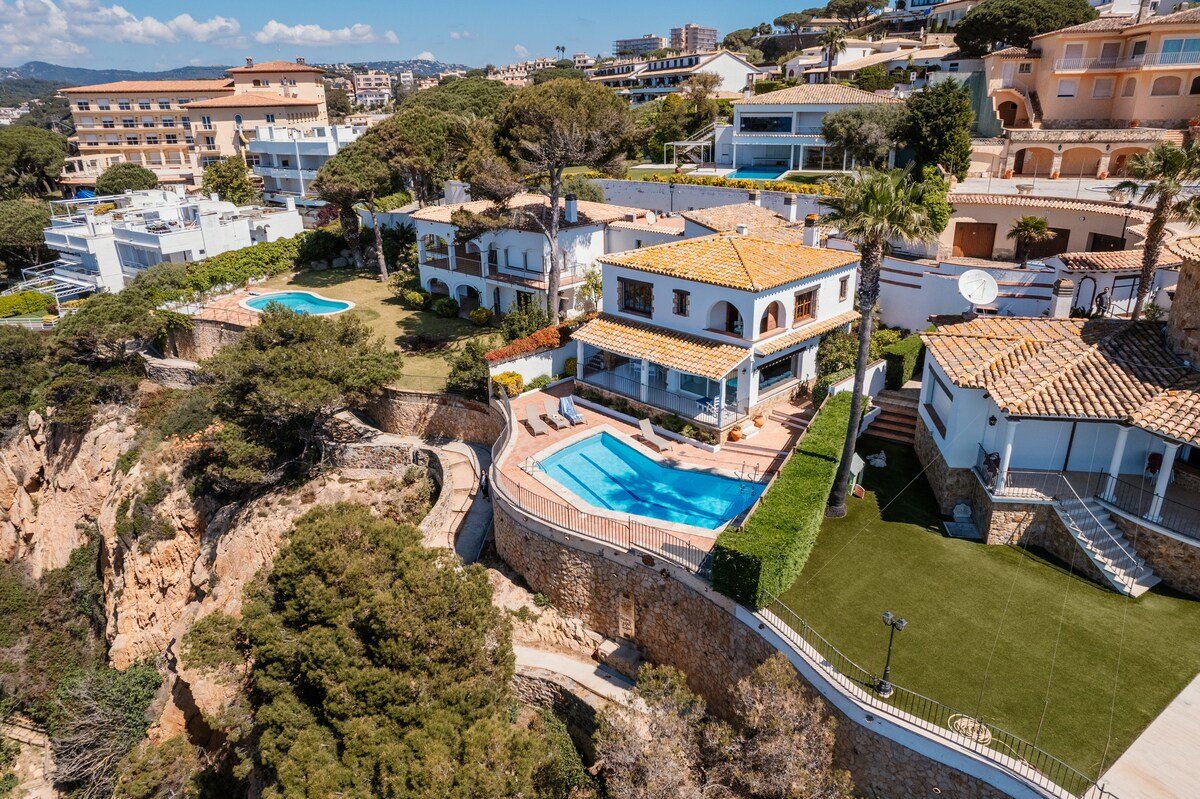 Costa Brava Suites Villa Cala Jonca gallery image 5