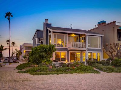 On the SAND peninsula home with hot tub & fire pit