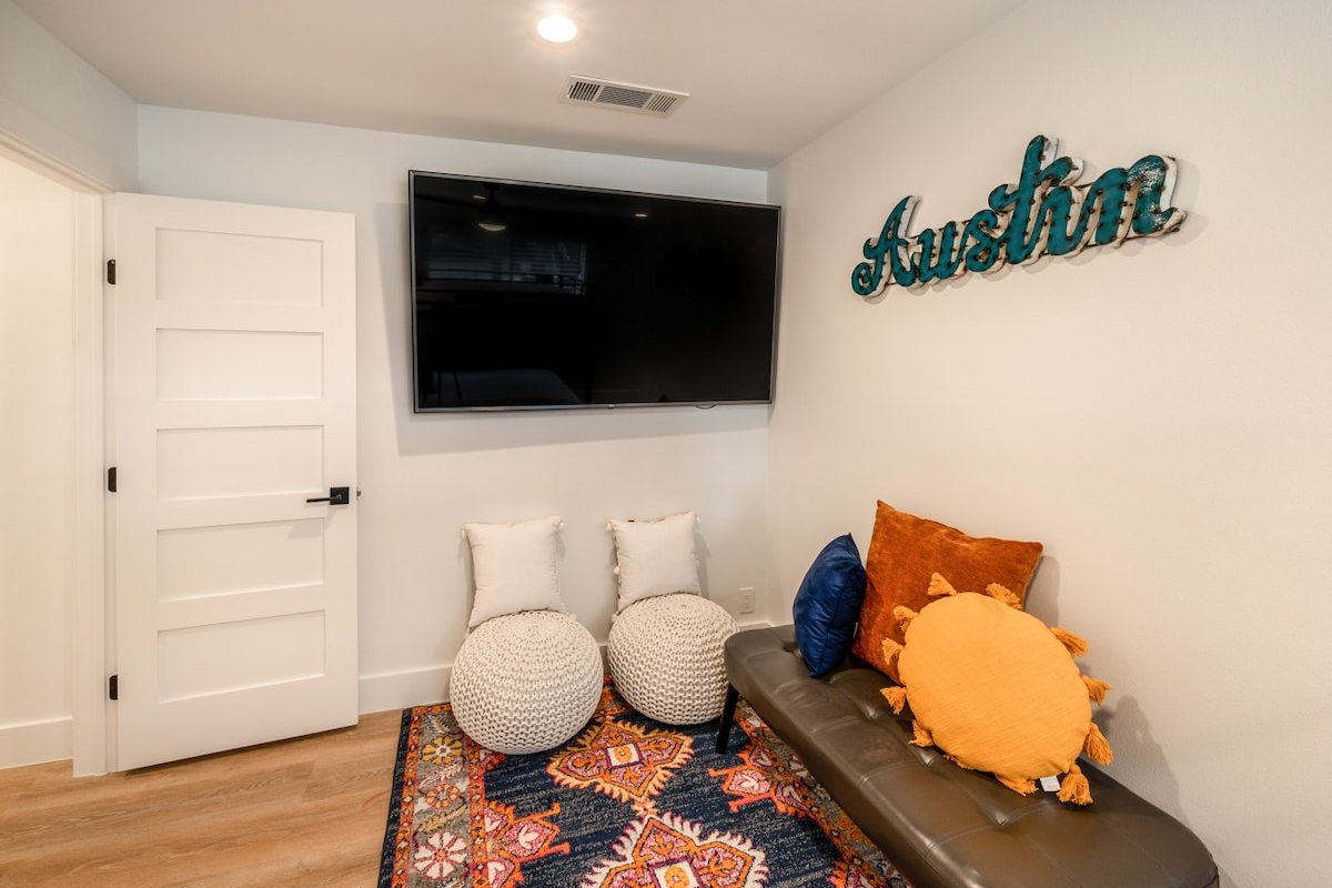 Luxe Ranch Life-Heated Pool+Spa. 10 Min Downtown! gallery image 5