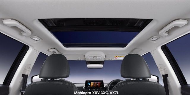 MAHINDRA XUV3XO 1.2T AX7L A/T - 18 