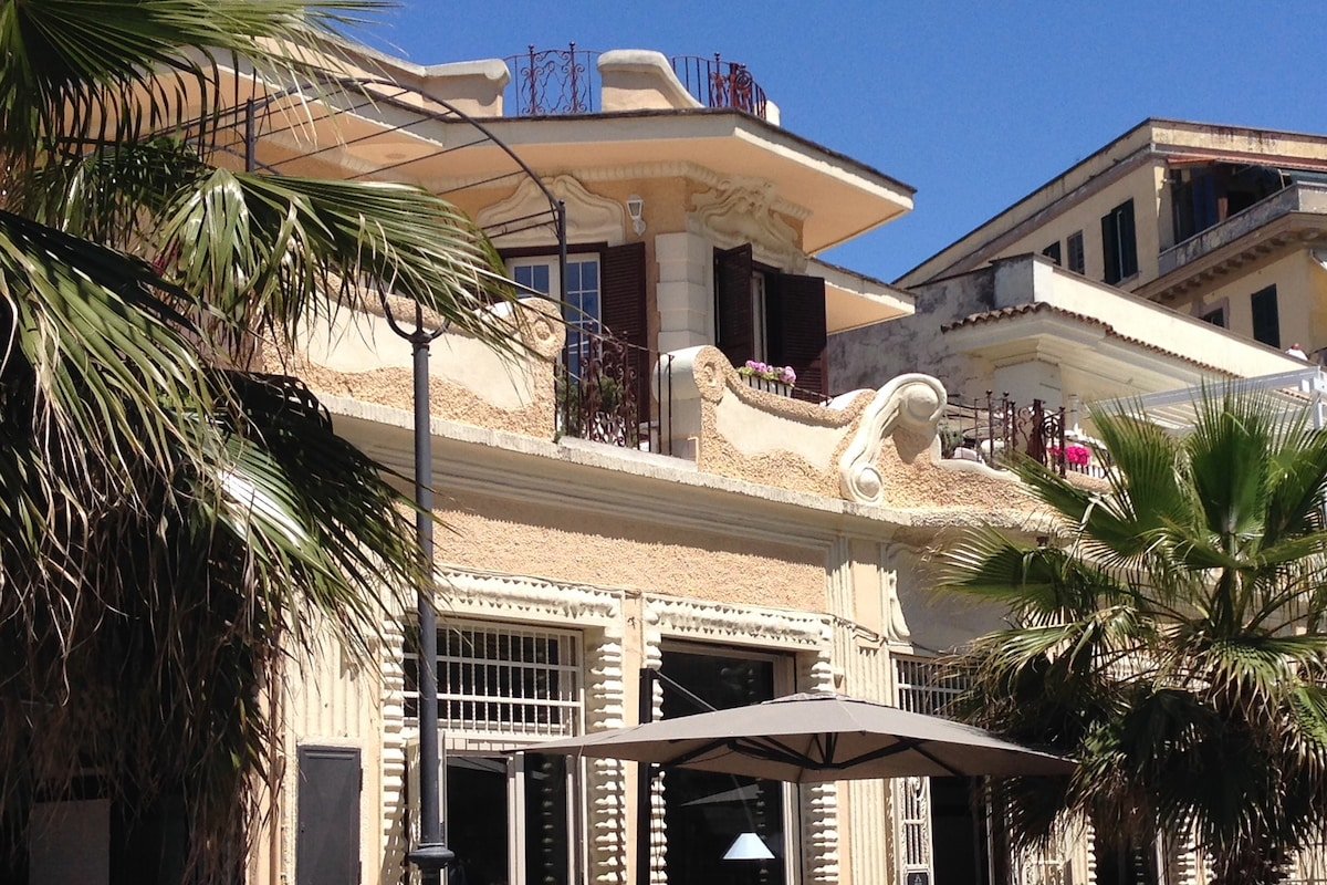 Ostia Lido sea view Charmin & Relax 1923 Building gallery image 5