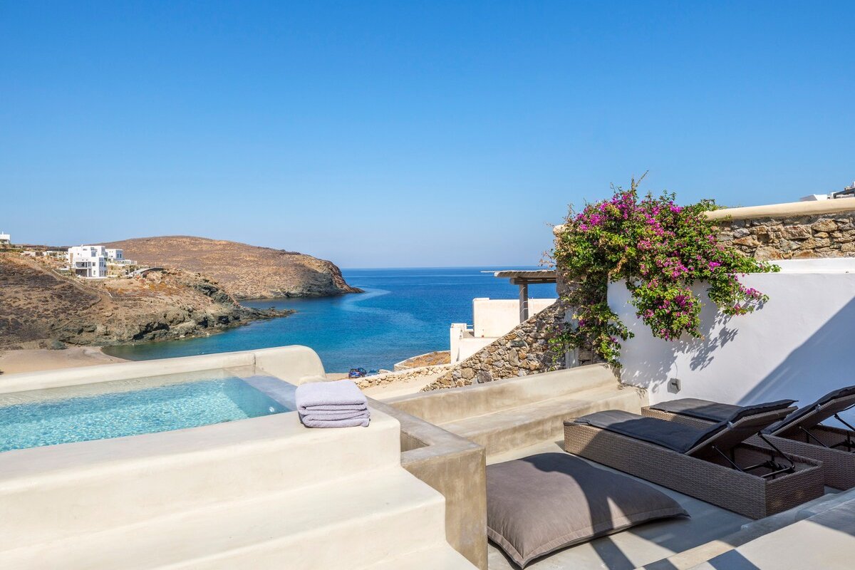 Christina Beach Front Villa Mykonos with Jacuzzi gallery image 4