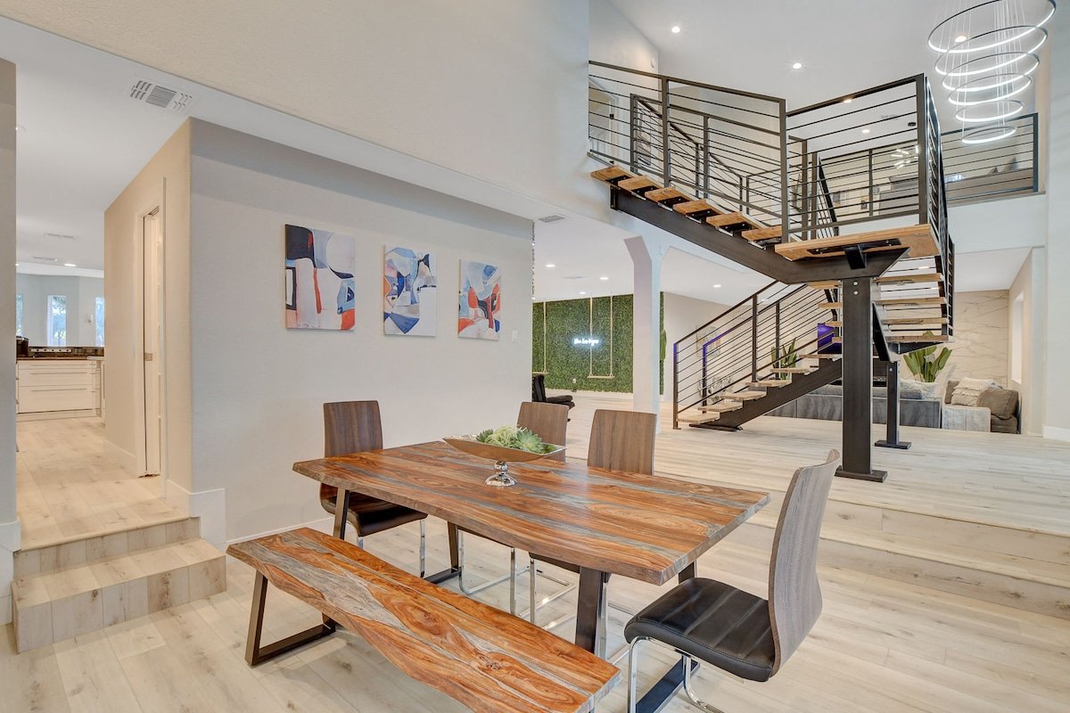 The Vegas Mansion gallery image 4