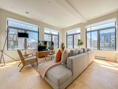 Luxurious 2BR – Plateau Mont-Royal 201