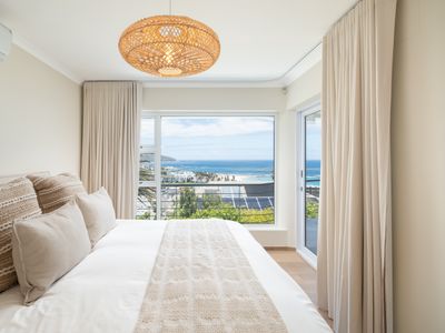 Stylish Renovated Beach Home with UPS