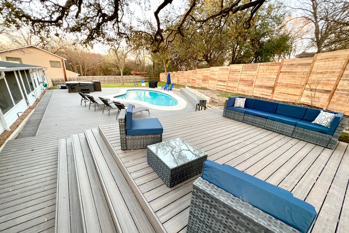 Mid century modern Pool/spa house