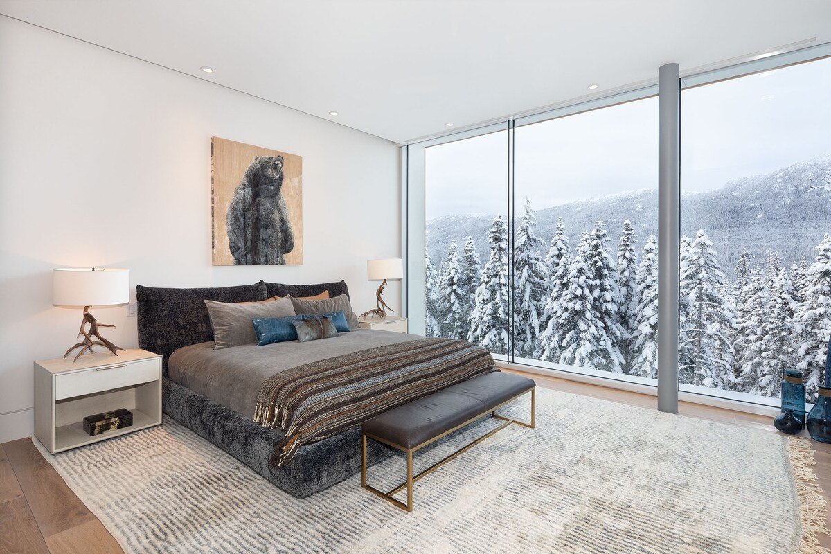 Kadenwood 2980 – Ski in Ski out, Private Pool gallery image 2