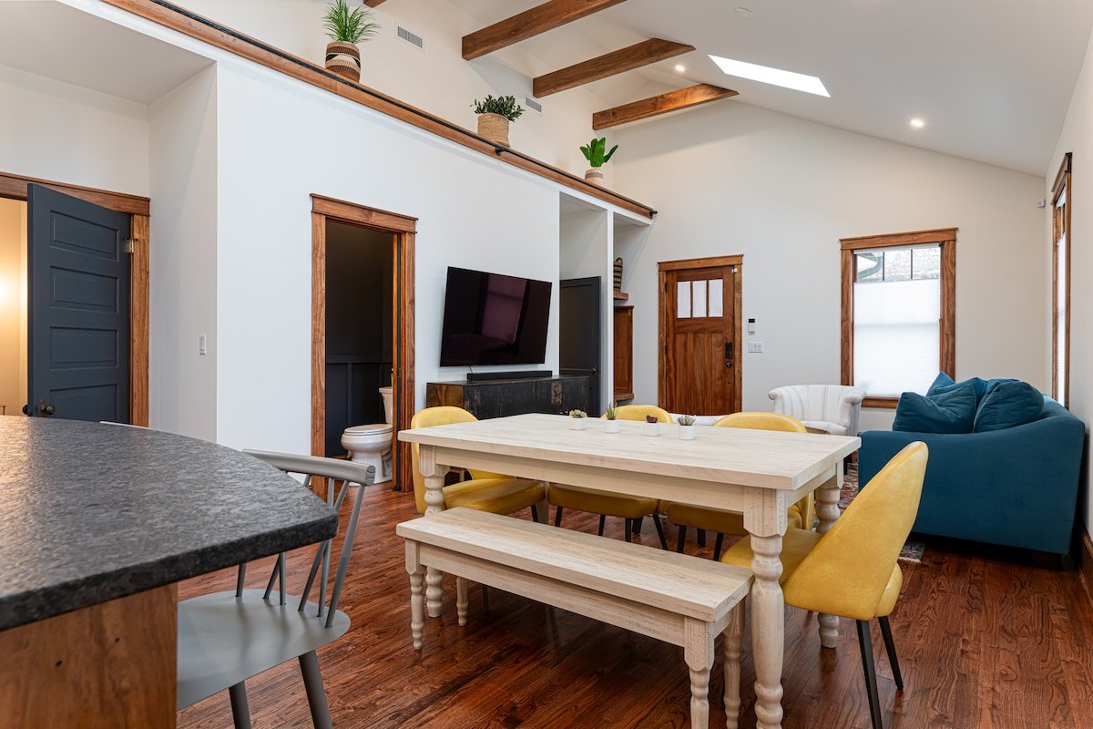 New Gorgeous Home Walk Downtown! gallery image 3