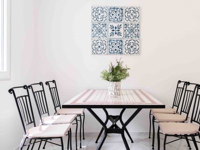 Shabby Chic 5 mins to Beach w/Huge Terrace