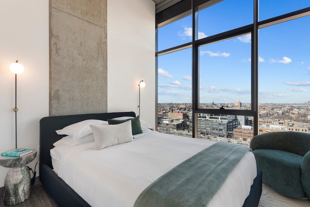 Stylish 2BR Retreat in Fulton Market for Getaways gallery image 4