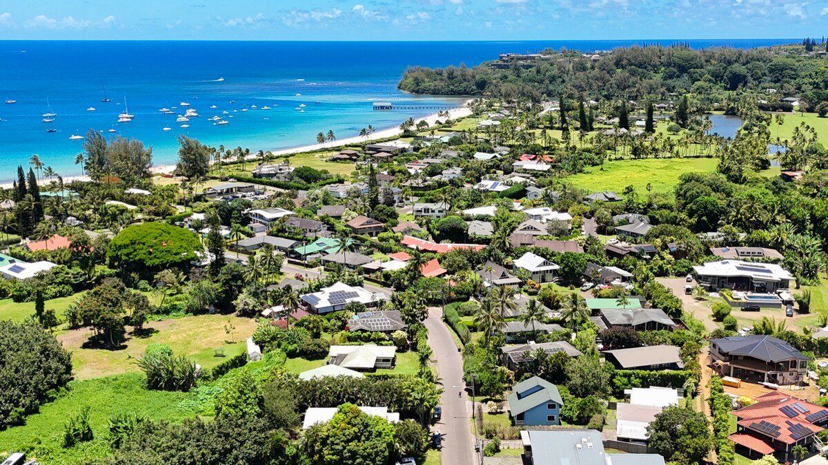A/C Hanalei Home, short walk to Shops & the Beach! gallery image 5
