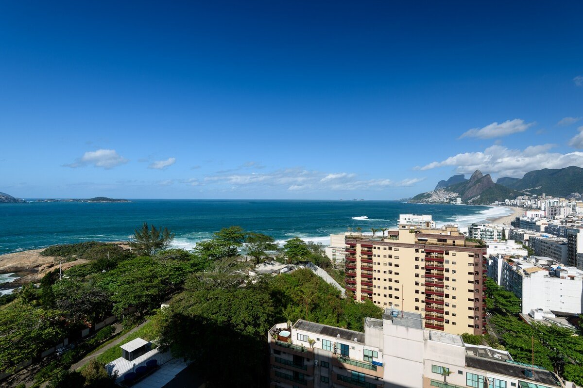 Stunning view over Ipanema Beach, 2 Bedroom gallery image 5