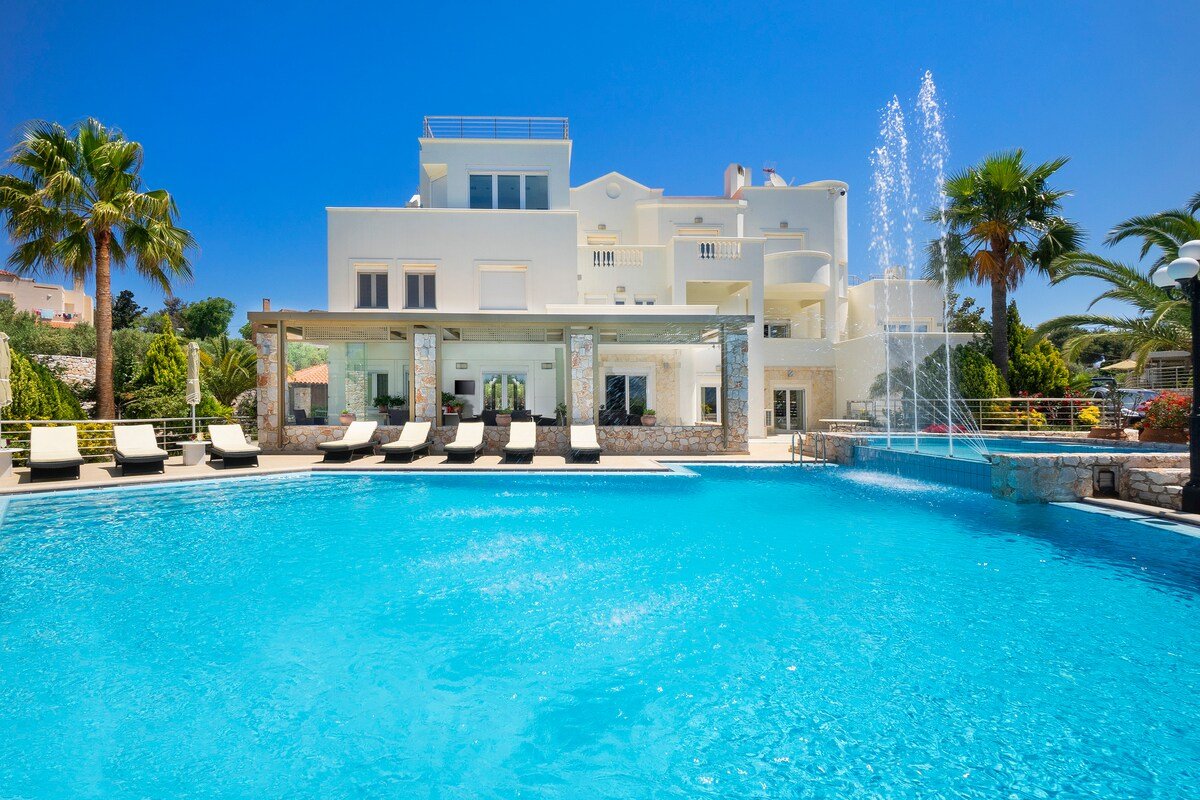 Epavlis Akrotiri, lux, 130 sqm private pool! gallery image 3