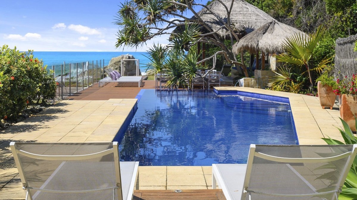 Liapari Beach House – Beach back yard, Pool, Spa gallery image 2