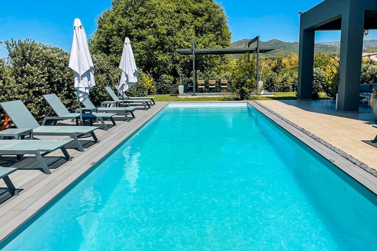 Villa Vega I Heated* pool, next to nature! gallery image 5