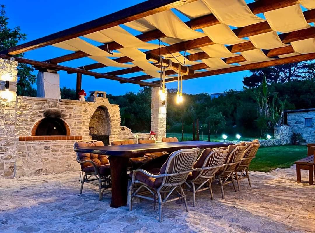 Near to Beach / Private Heated Pool / Playground gallery image 5