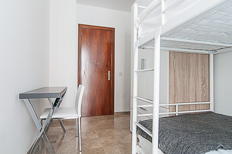 Sleeps 20 off Paseo de Gracia gallery image 4