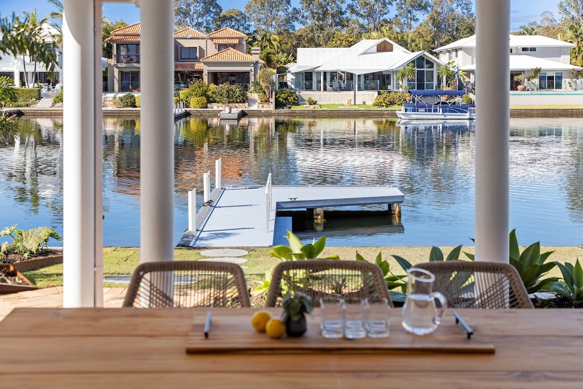 Noosa, Canal Side 4 bedroom Home With Pool! gallery image 2