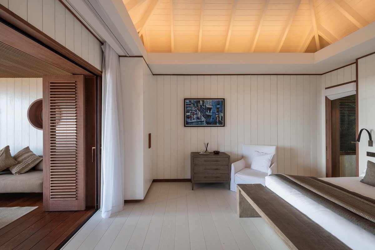 Aura gallery image 2