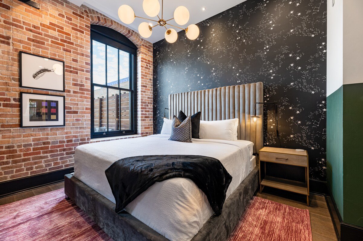 Lux 4BD/4BA | 2 Sleeper Sofas | Private Terrace gallery image 3