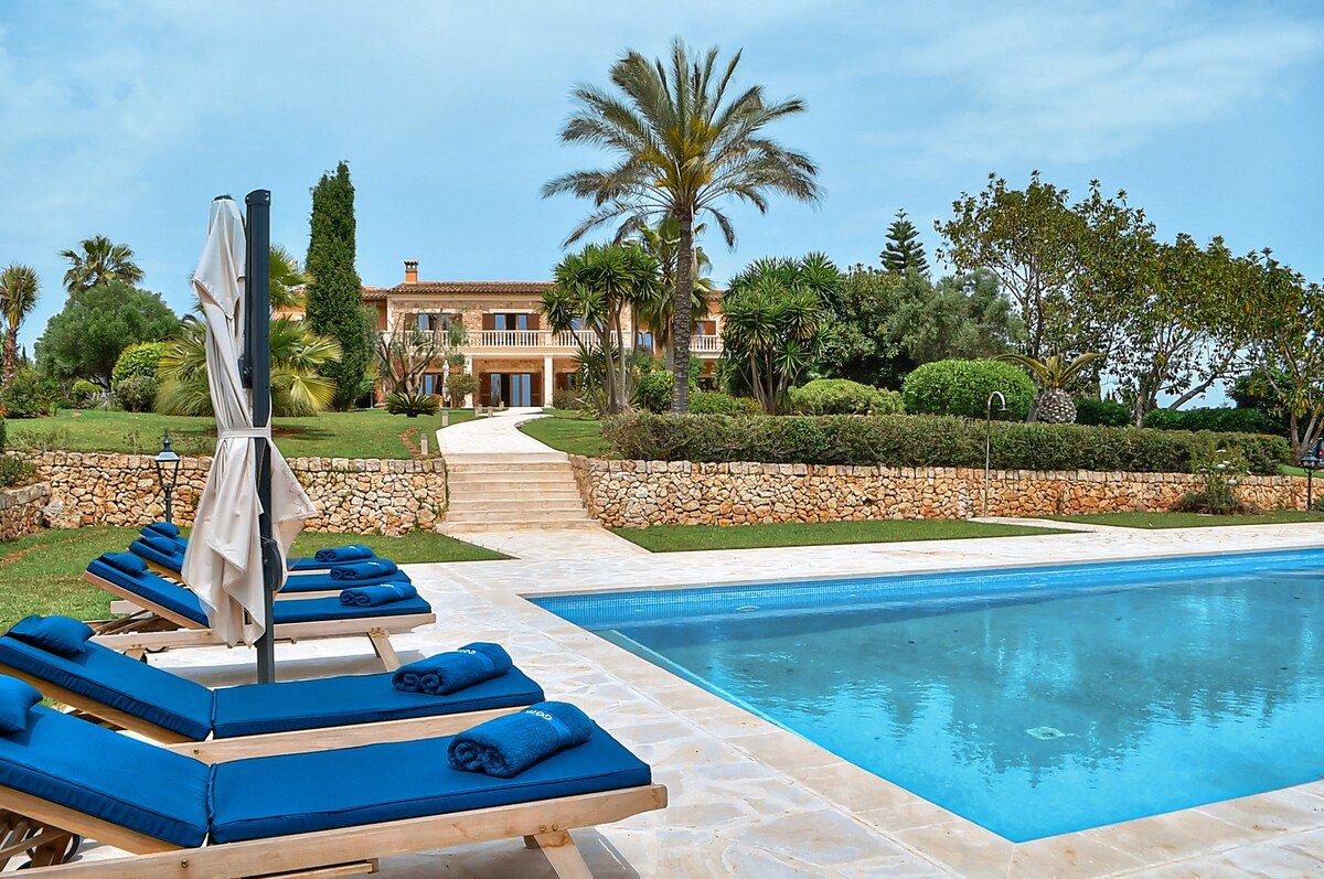 Luxurious 8 bed Mallorca Estate near Porto Cristo gallery image 2