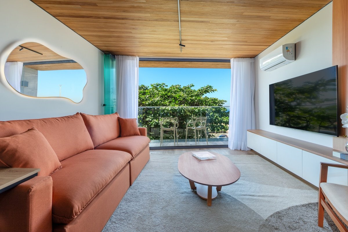 Beachfront Paradise Luxury gallery image 3