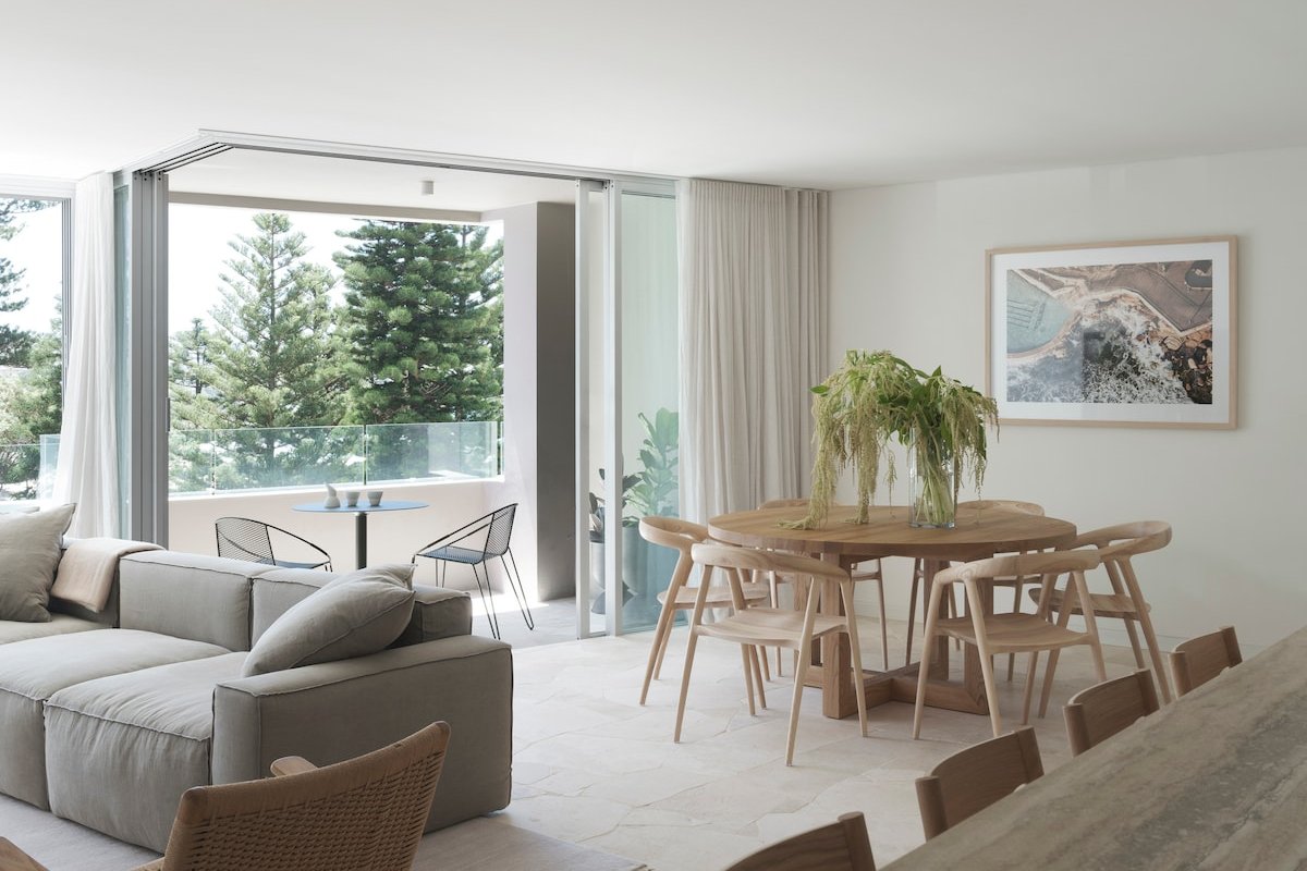 Luxury Apartment with Bronte Beach Views gallery image 5