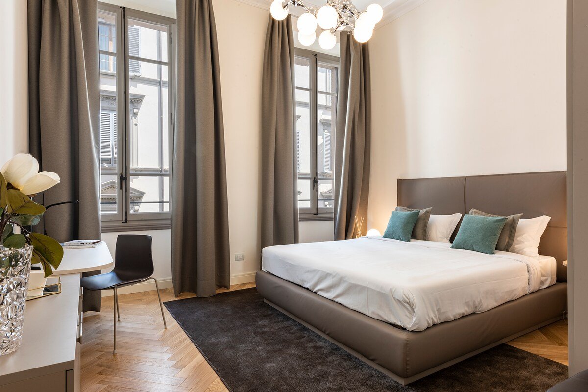 NEW!! Brunelleschi Stylish – 1 min from Duomo gallery image 4