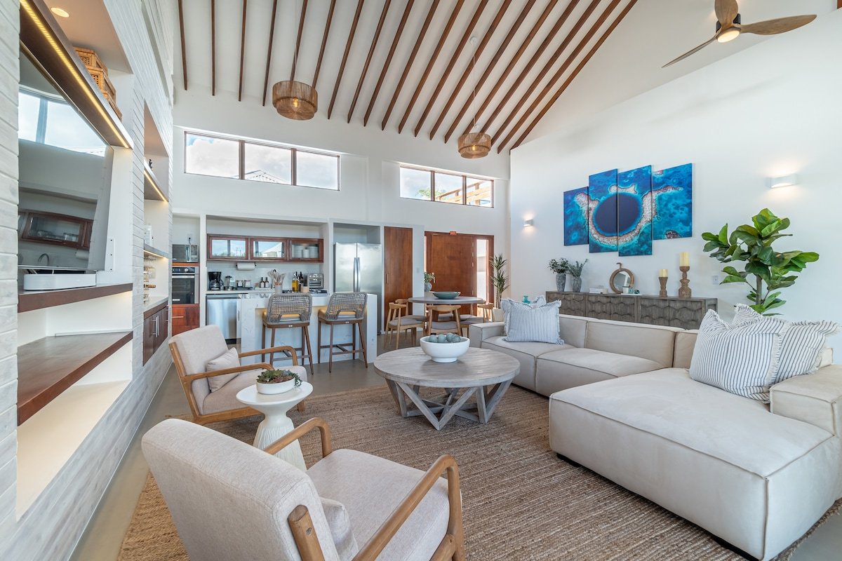 Casa Brisa & The Pool Club @ Mahogany Bay! gallery image 3