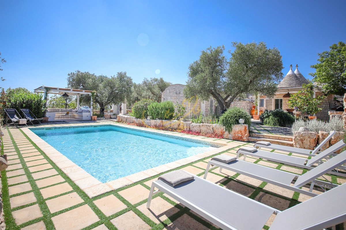 TD Trulli Locobello Stylish & Cozy Trulli w/ Pool gallery image 3