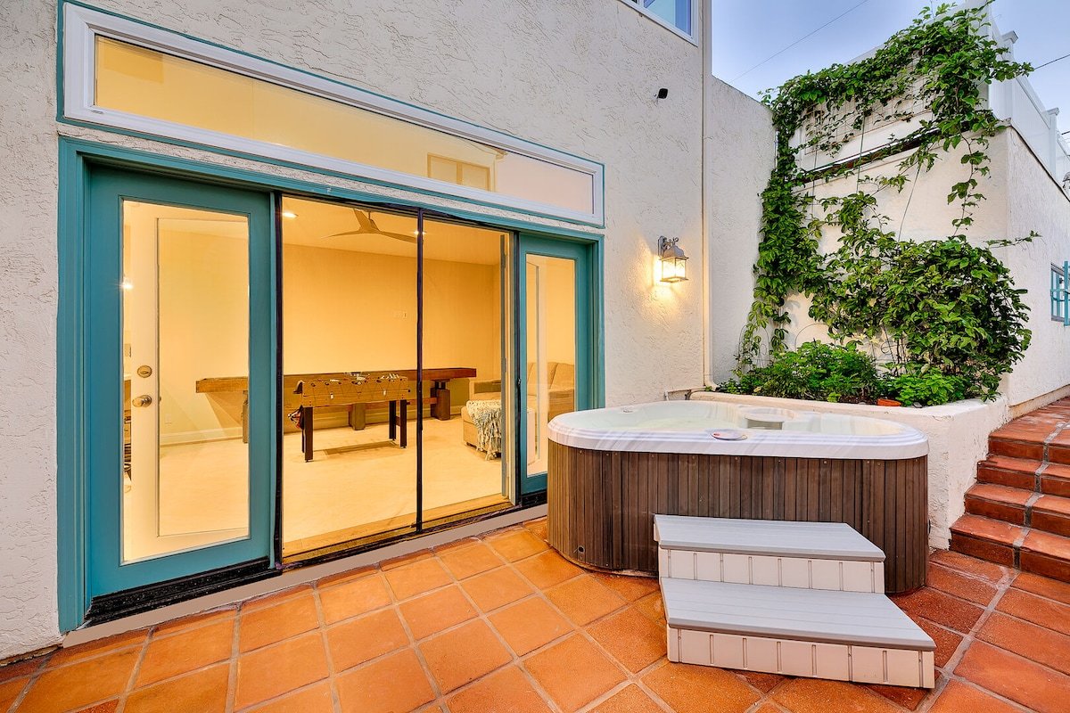 Windansea Luxury | AC | Spa | Garage gallery image 3