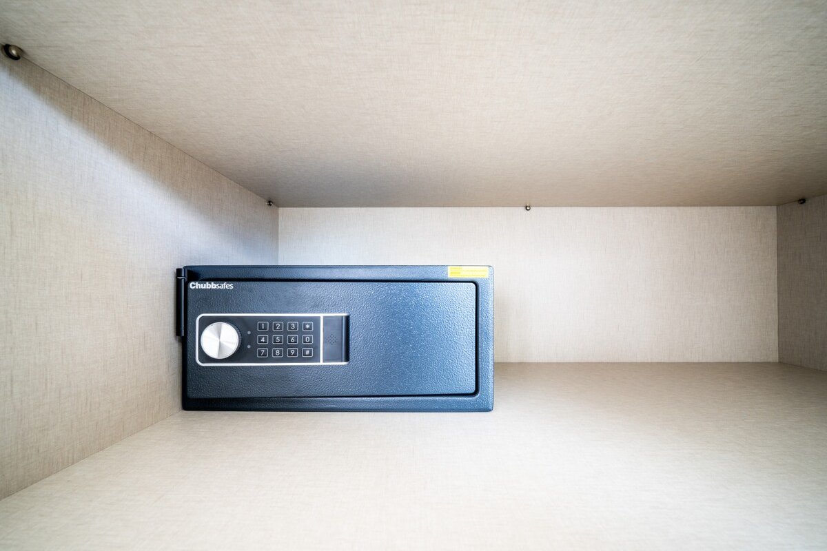 6BR Luxury Villa | Sea Views, Gym, 2 Heated Pools gallery image 4