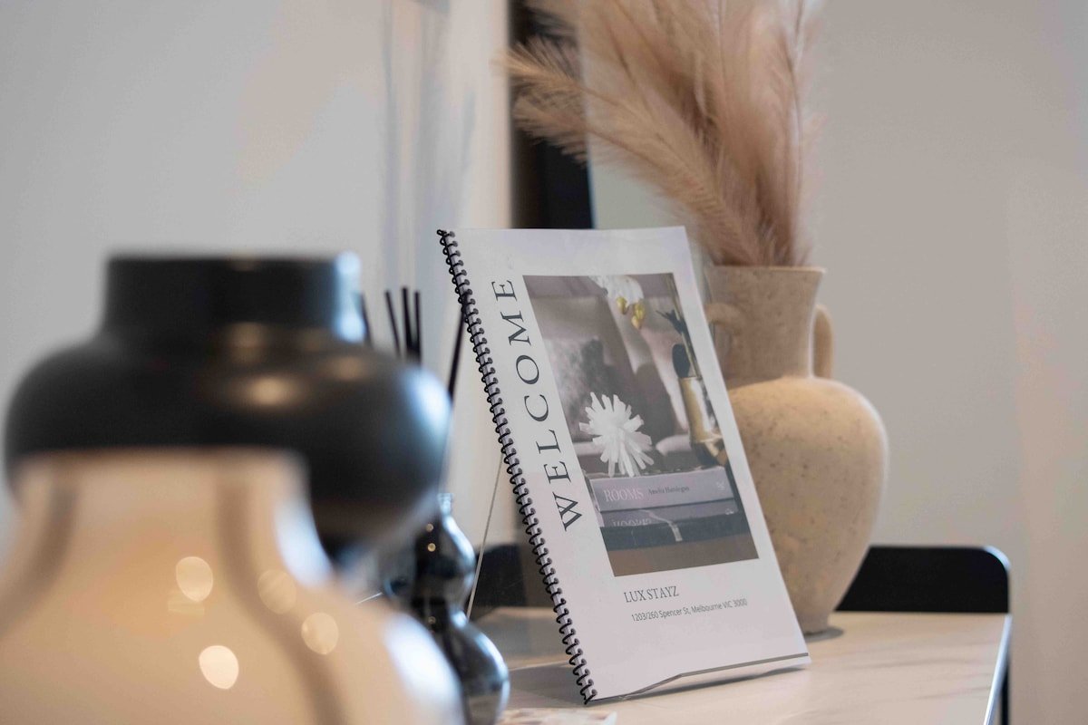 Supreme 3 Bedroom Apartment in Melbourne CBD gallery image 3