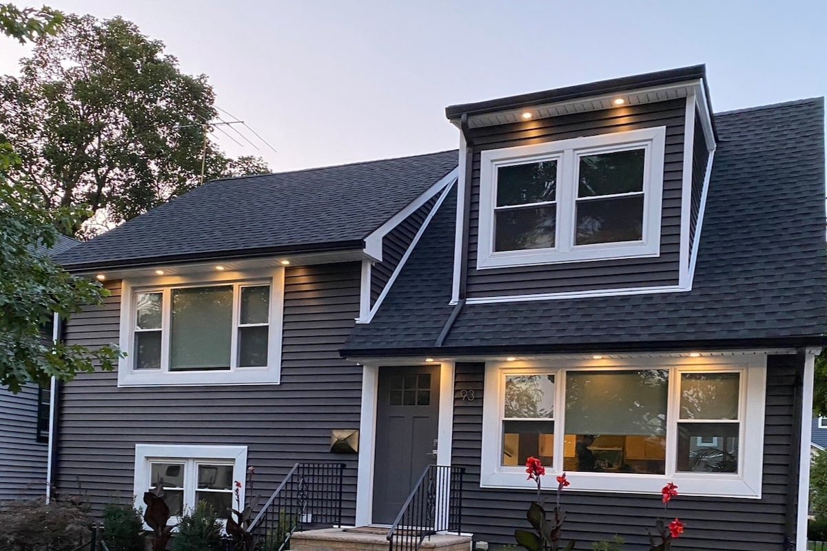 Large NYC Home! Close Proximity to Manhattan! gallery image 2