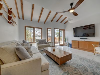 Hamilton Cove “Island Escape”