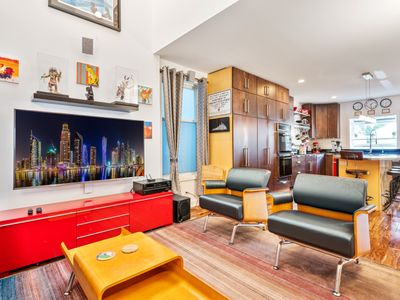 Chicago 2 Beds Family Retreat | Attic Space