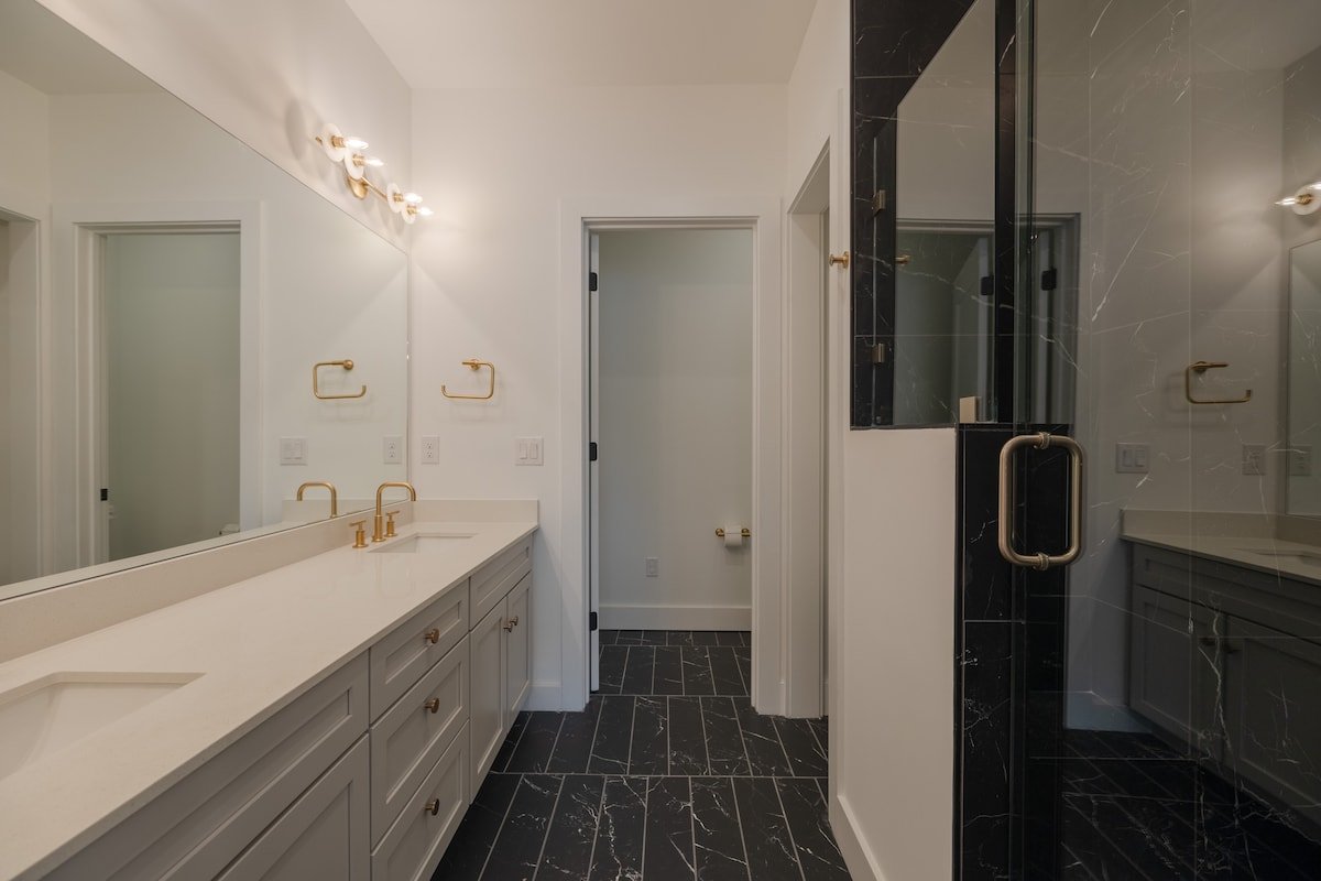 Broadway Breakaway I Rooftop HotTub gallery image 5