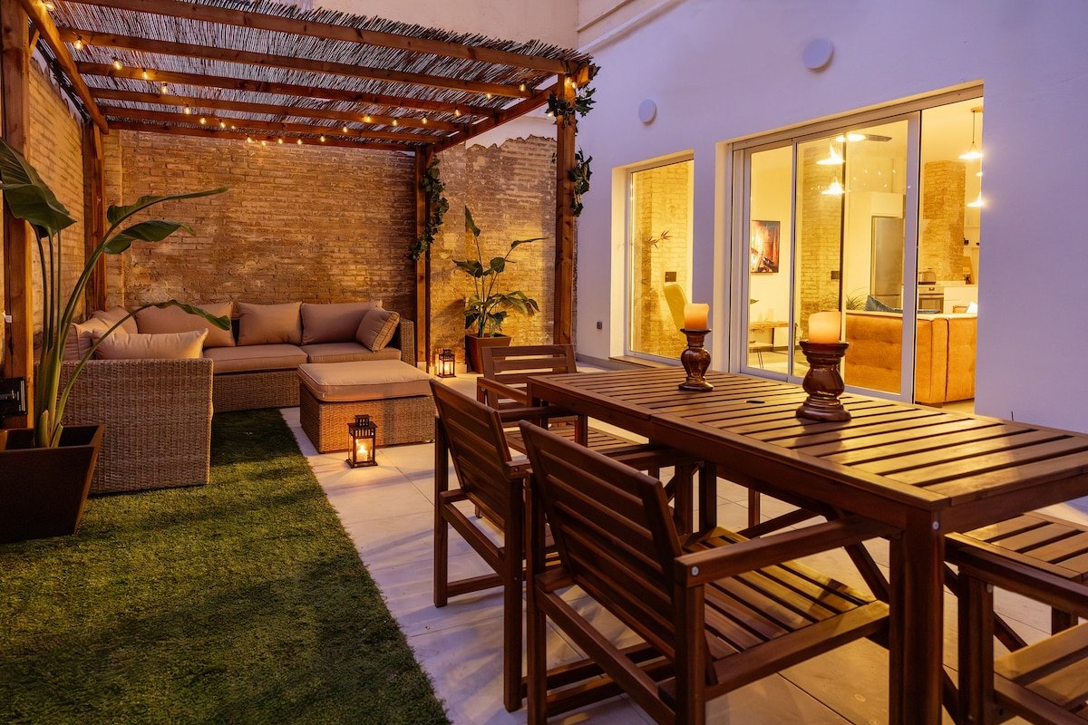 Luxury 3 Bedroom Modern Apt Large Cozy Terrace gallery image 3